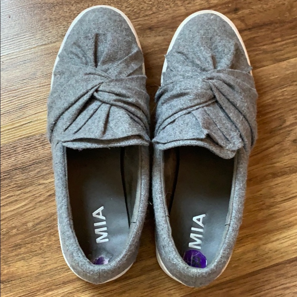 MIA BOW SHOES SIZE 8 1/2